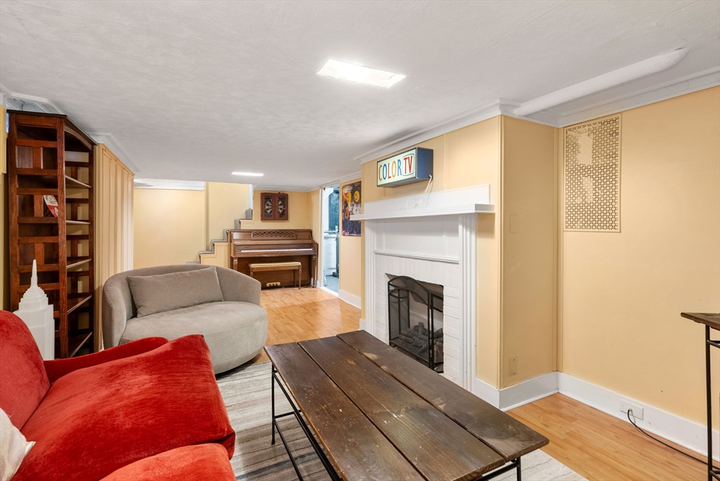241 Weston Rd