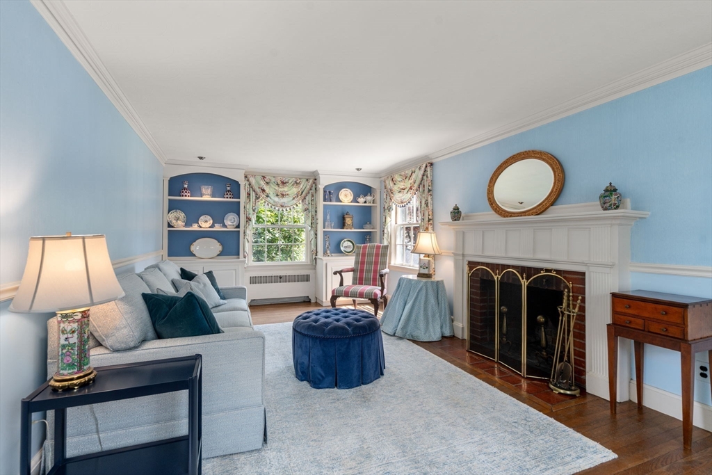 15 Lafayette Cir