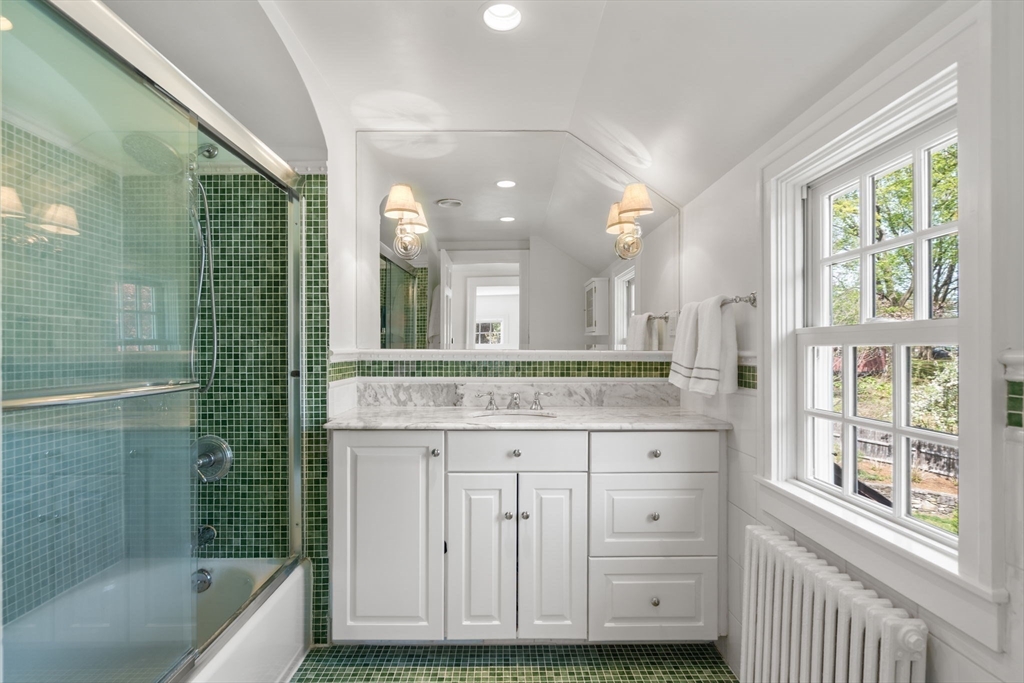 15 Lafayette Cir