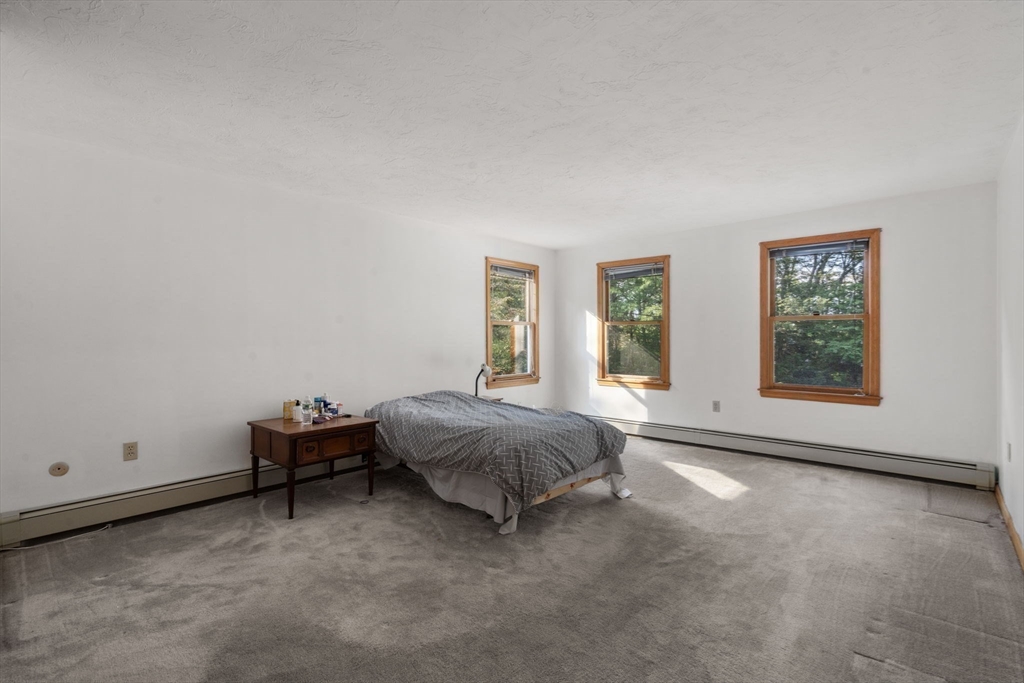 28 Knollwood Ln