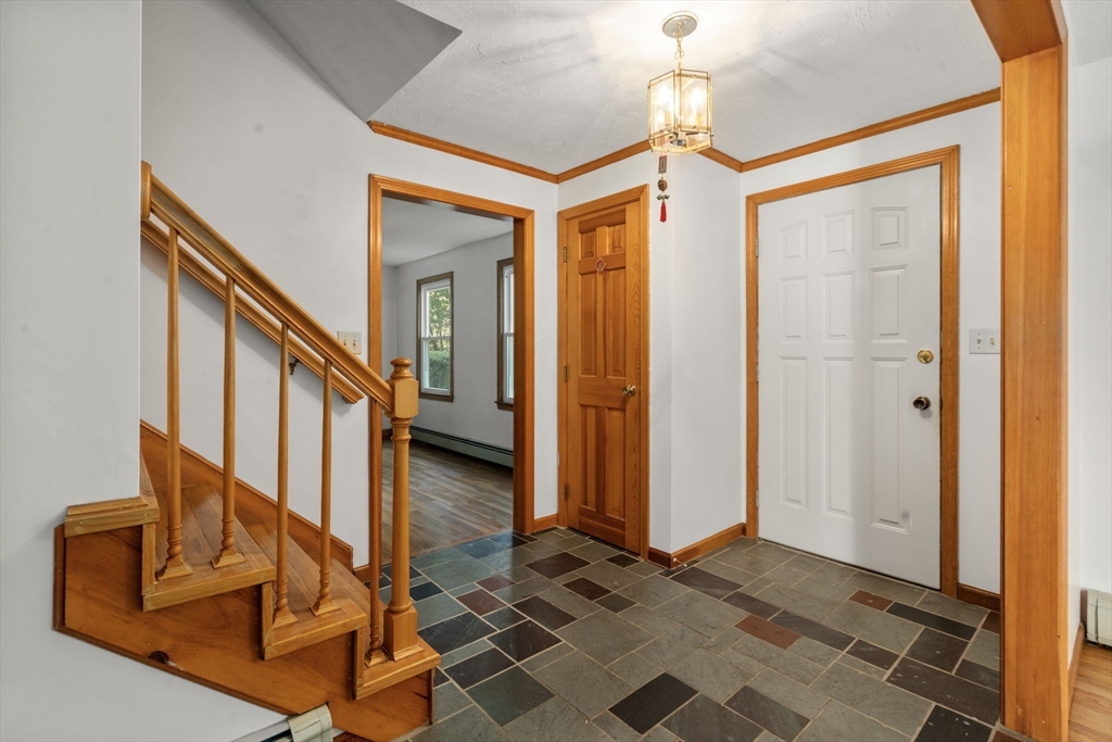 28 Knollwood Ln