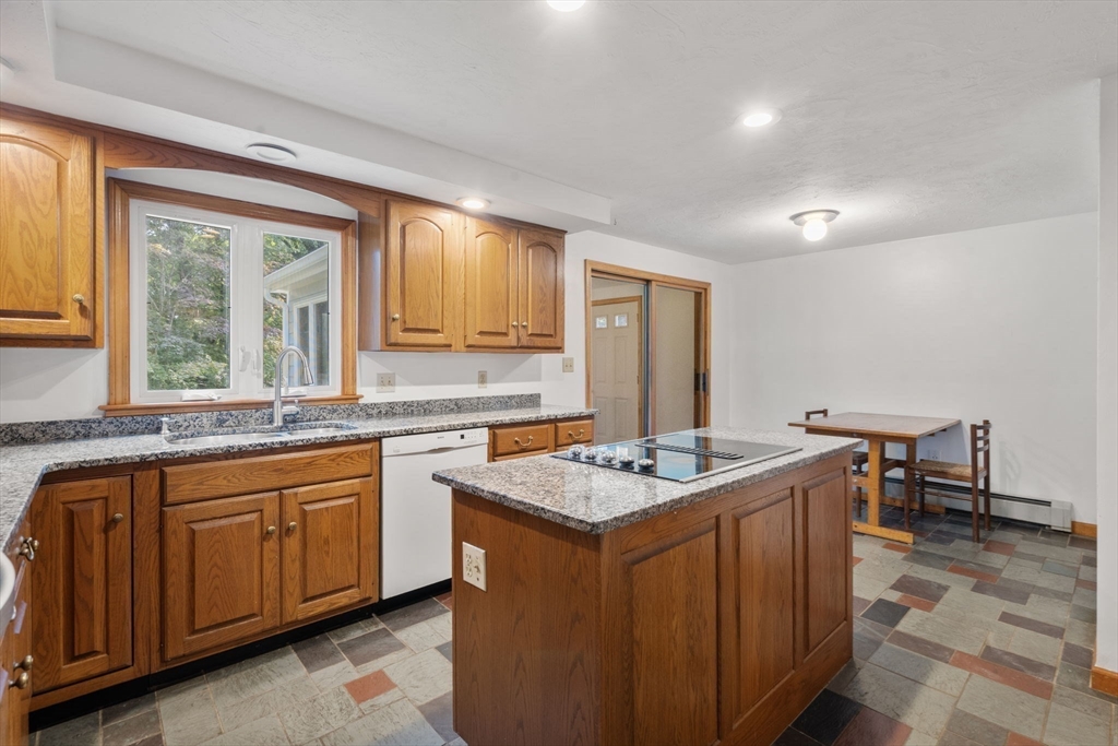 28 Knollwood Ln