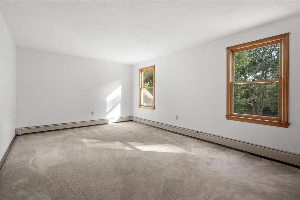 28 Knollwood Ln