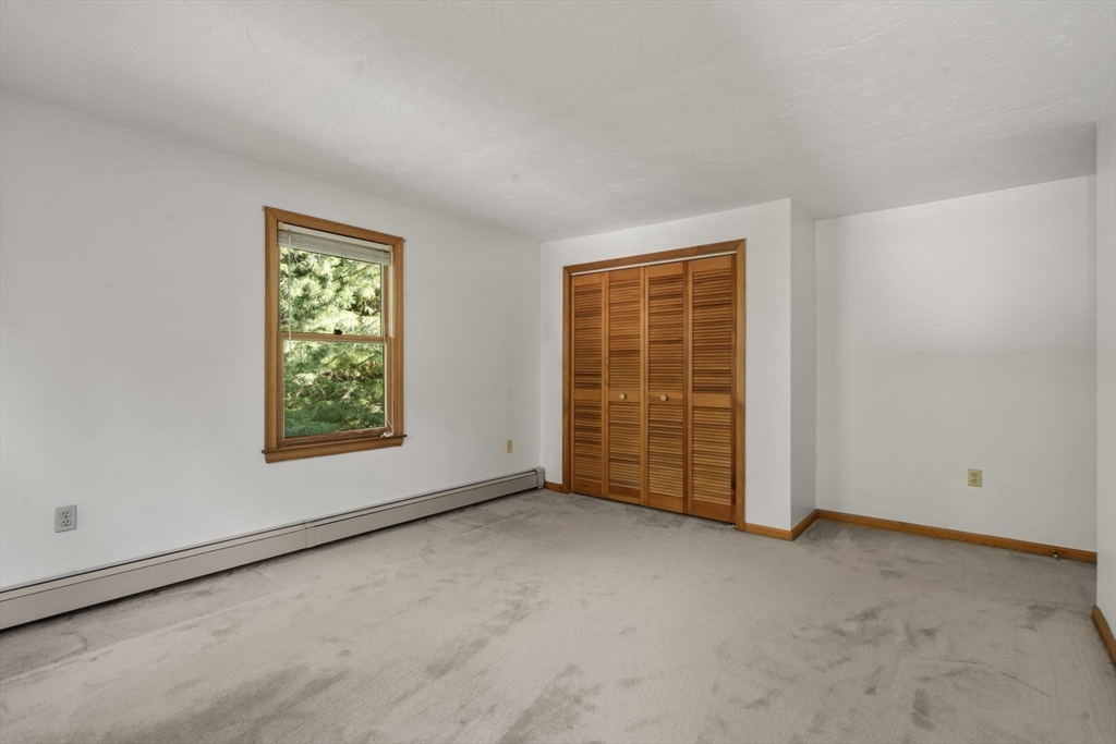 28 Knollwood Ln