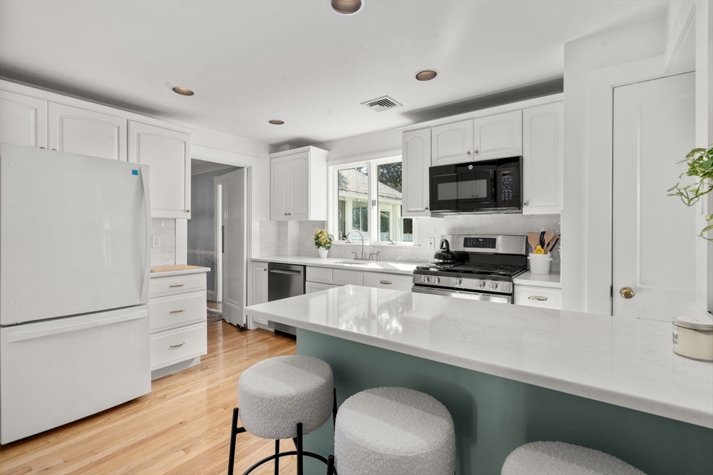 14 Lasalle Rd