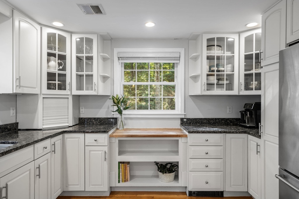 25 Cedar Hill Rd