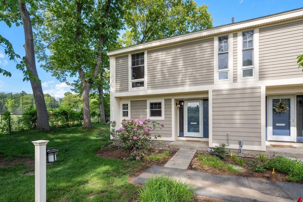 11 Oak St # 45