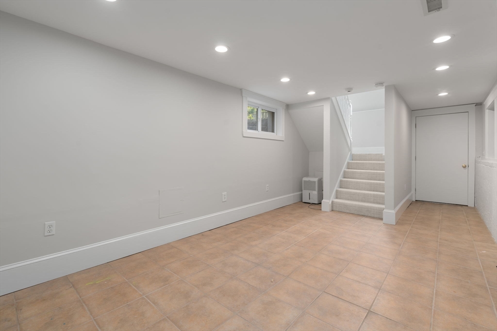 8 Avon Rd
