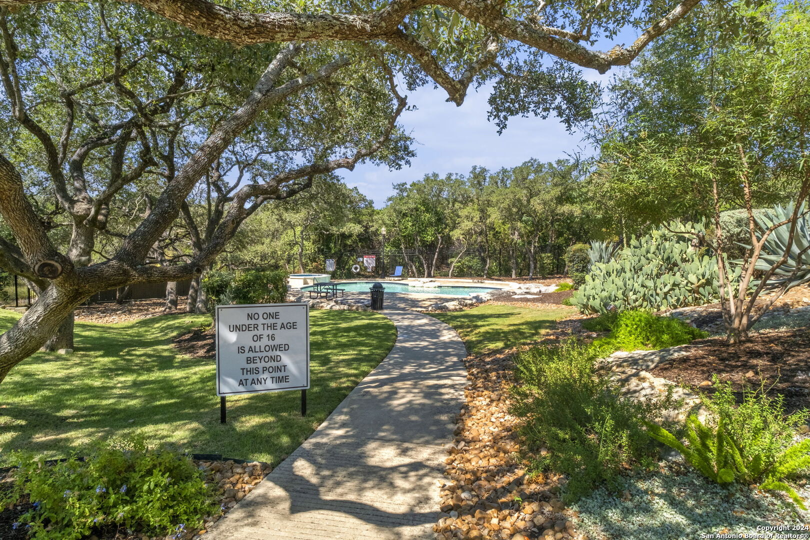18911 BROOKWOOD FOREST