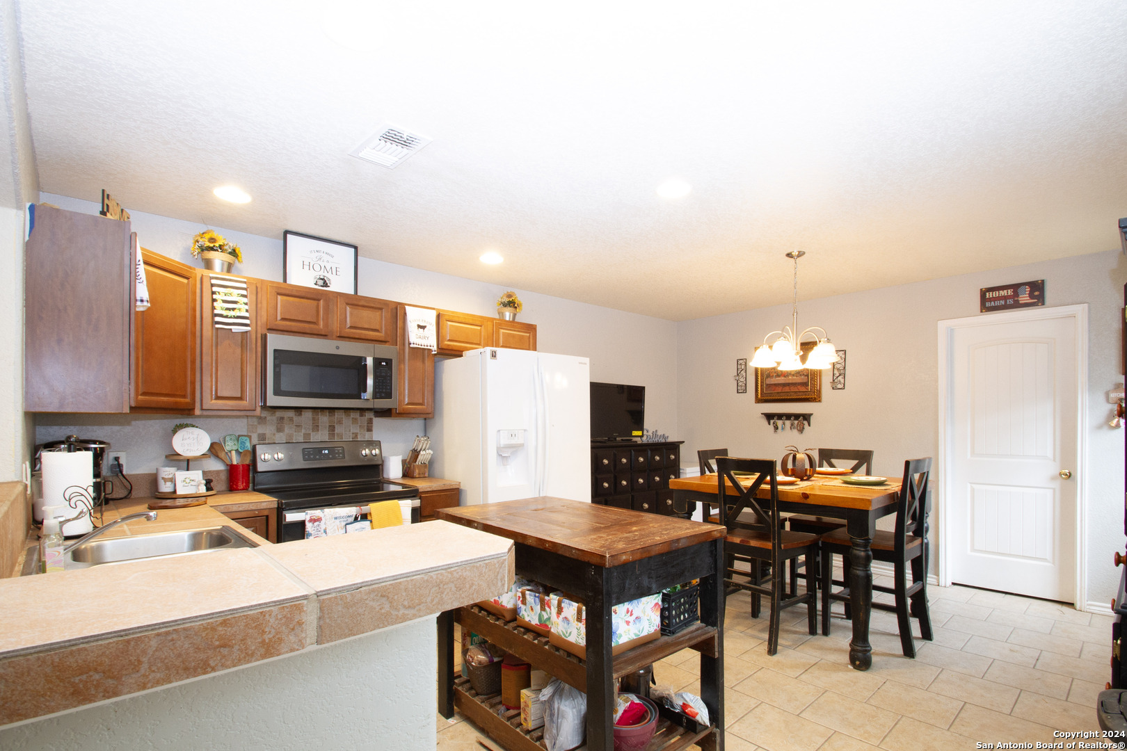 3403 REFORMA DR