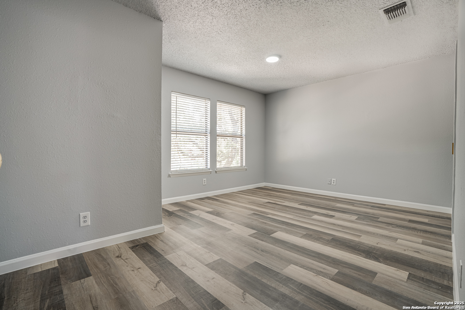2310 Ruby Oaks