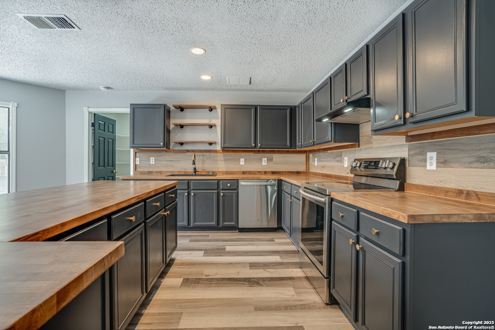 2310 Ruby Oaks