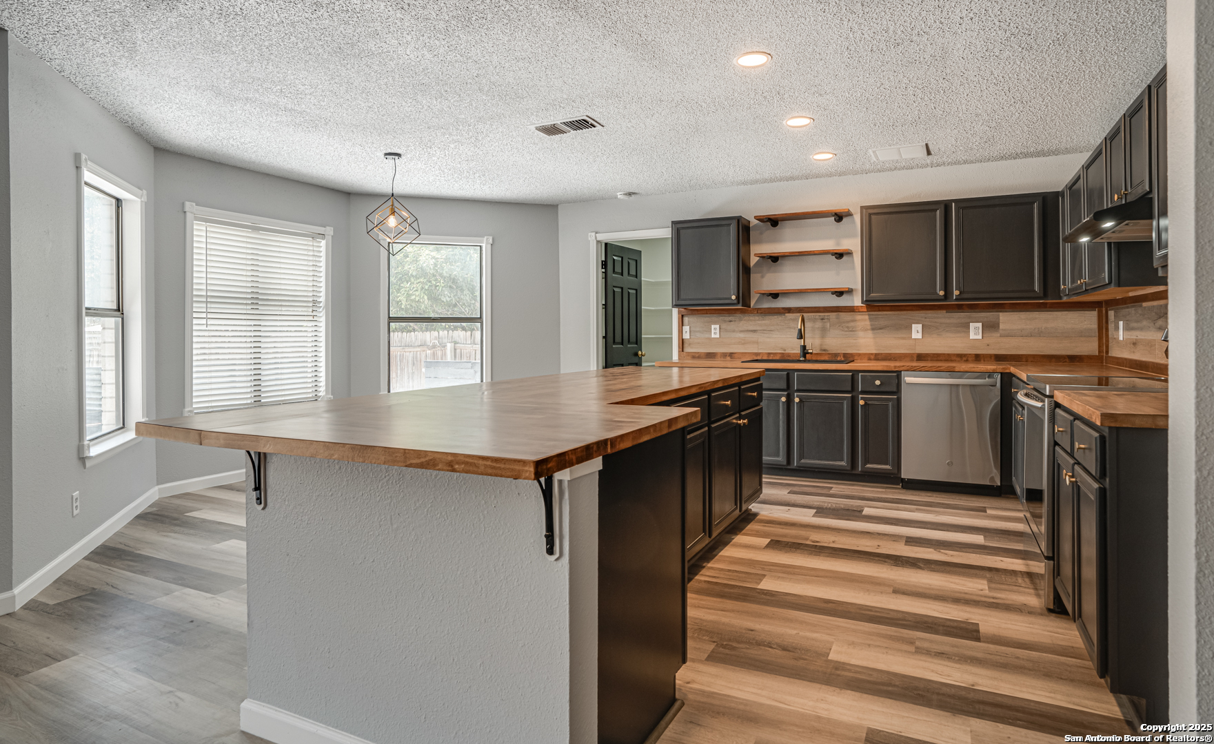 2310 Ruby Oaks