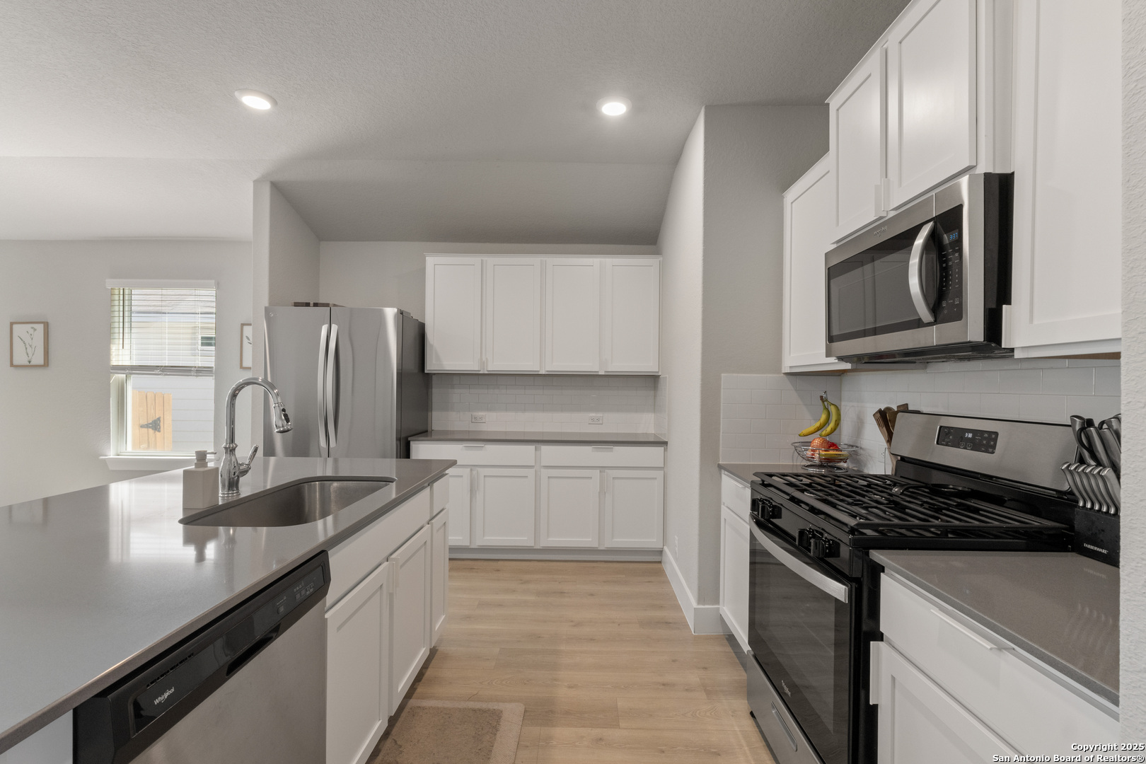 21220 Cobbles Loop