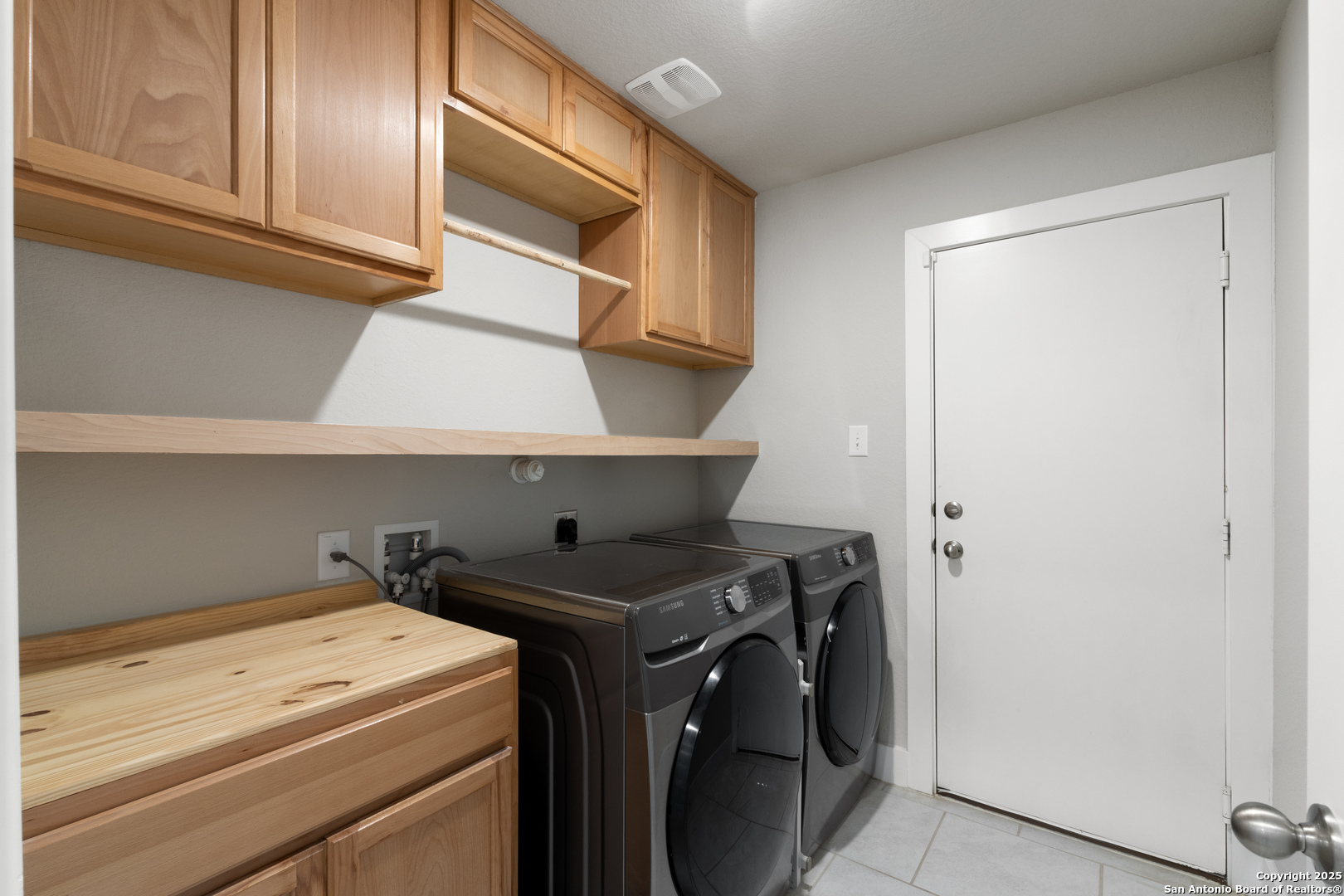 21220 Cobbles Loop