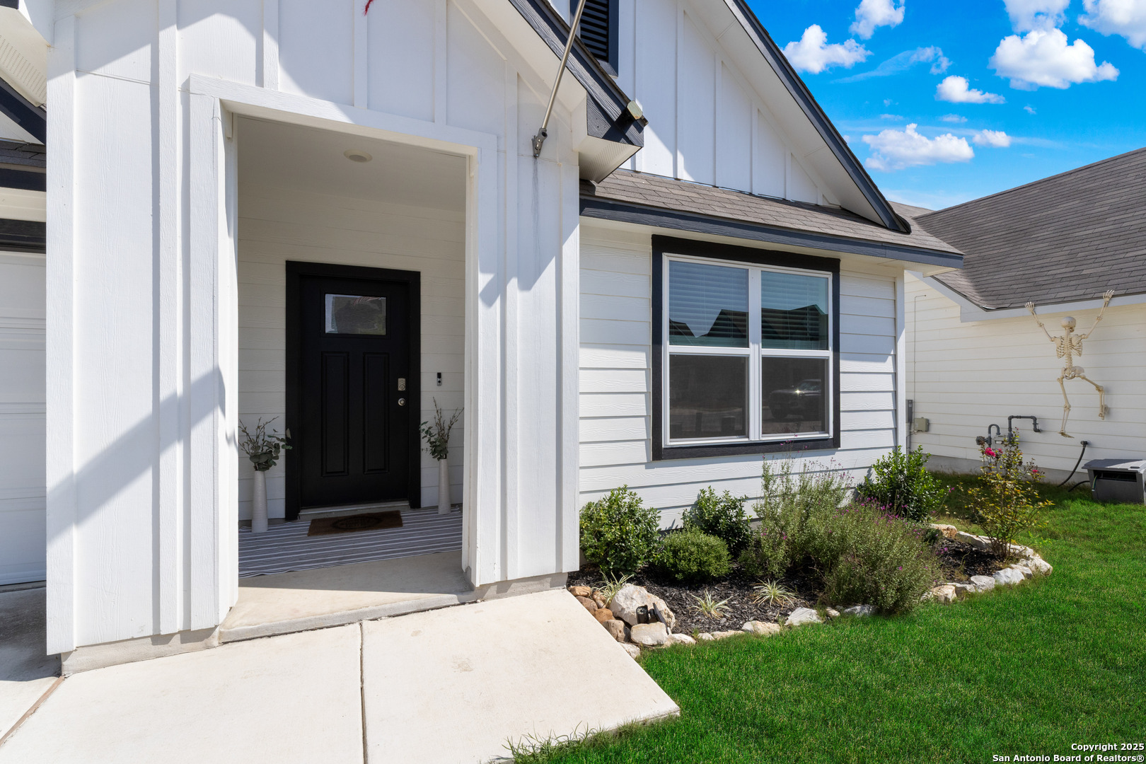 21220 Cobbles Loop