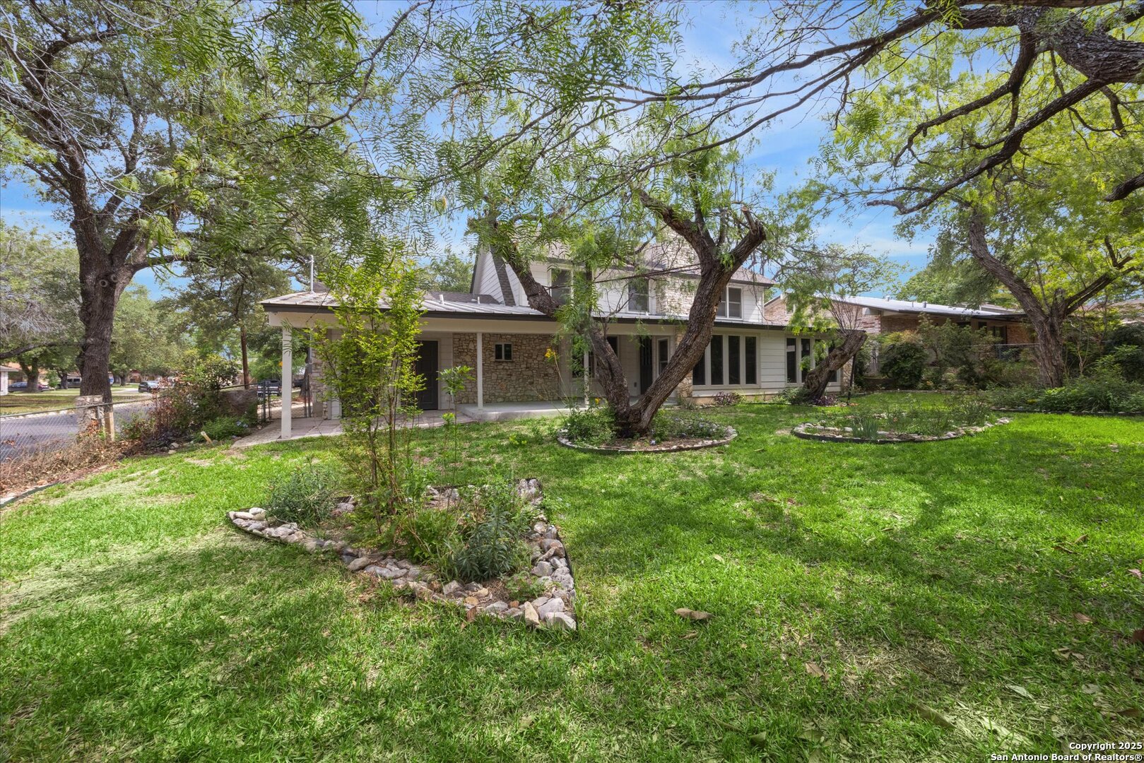 206 Trafalgar