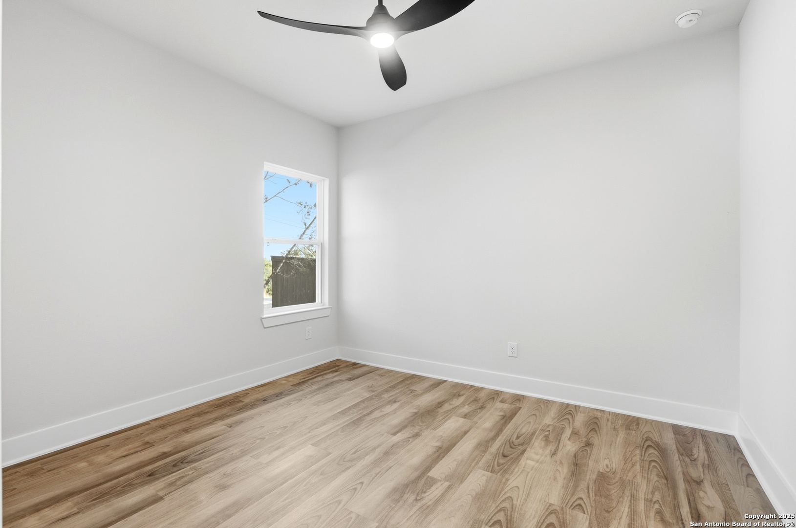 1266 Highpoint Ln