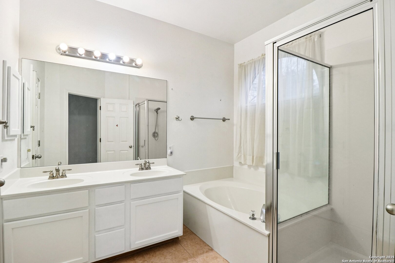 21402 Encino Lookout