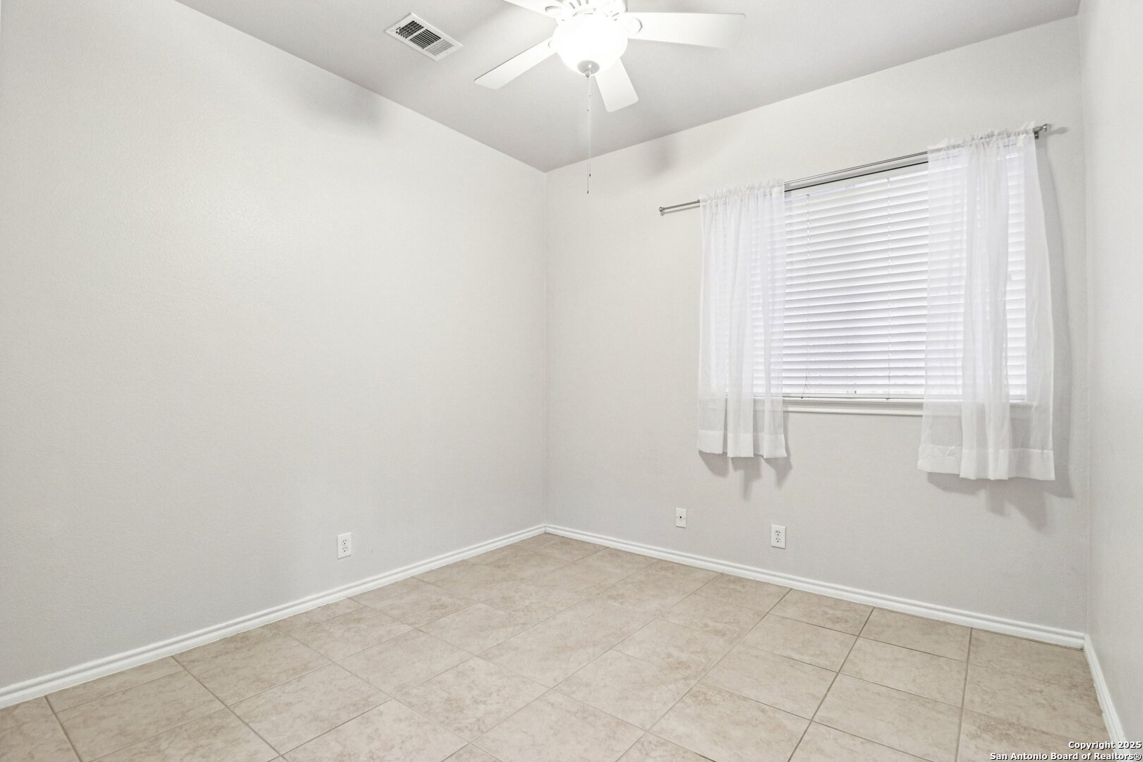 21402 Encino Lookout