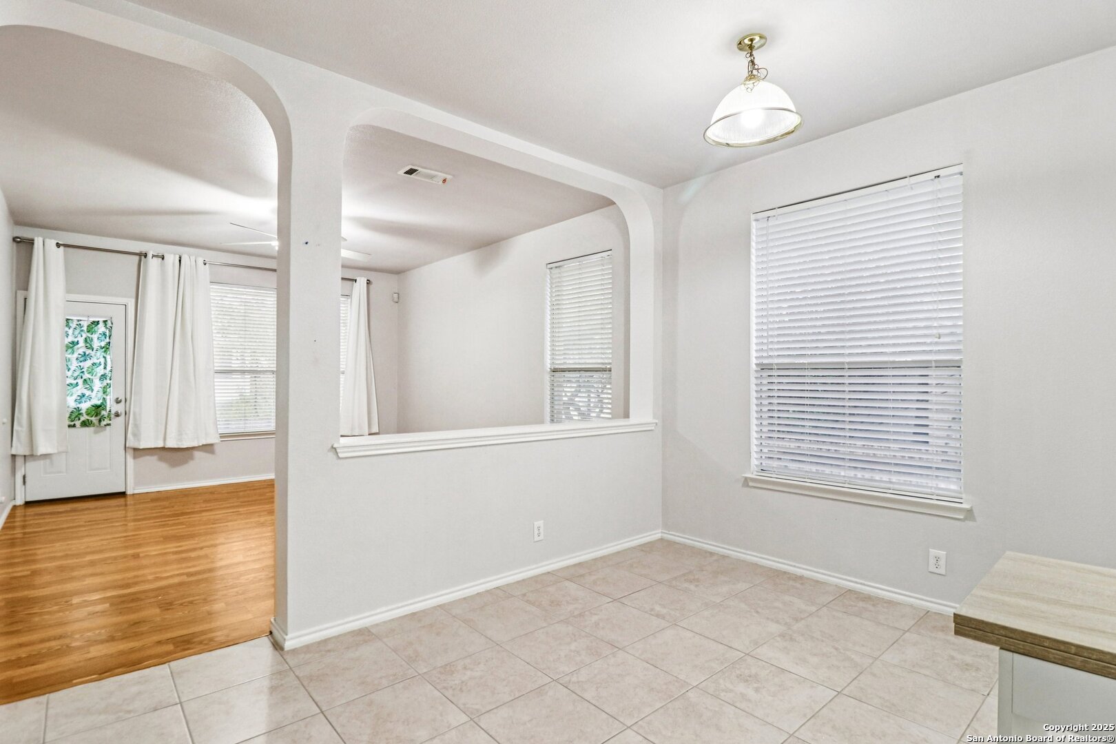 21402 Encino Lookout