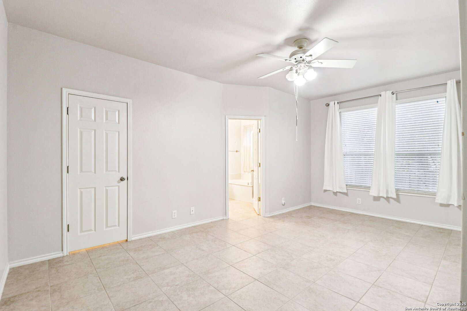 21402 Encino Lookout