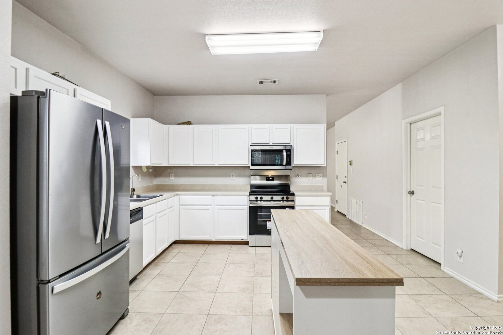 21402 Encino Lookout