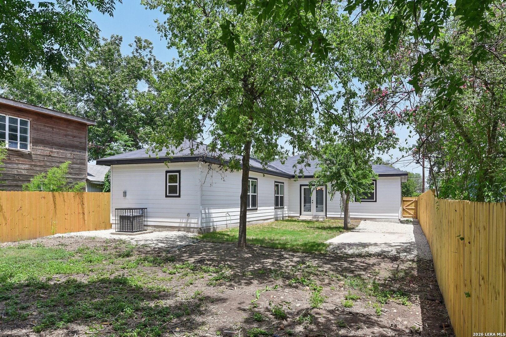 1934 Lamar St