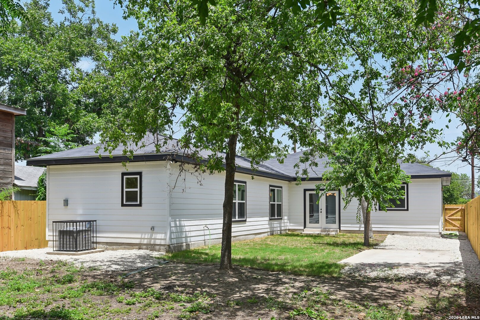 1934 Lamar St