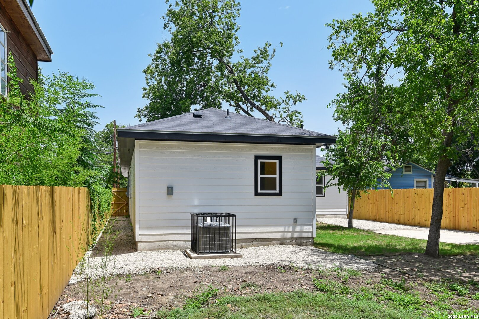 1934 Lamar St