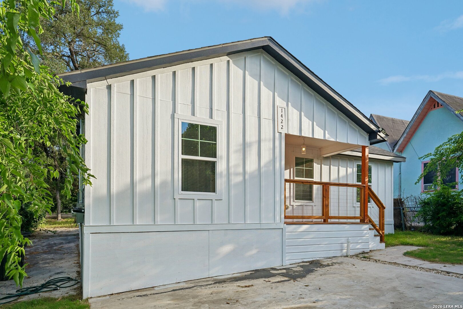 1422 KAYTON AVE