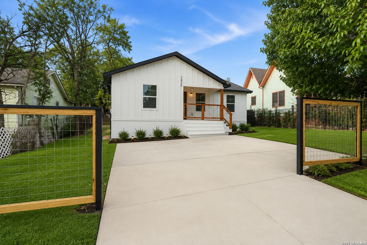 1422 KAYTON AVE