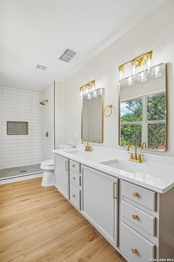 5526 Burton Farm
