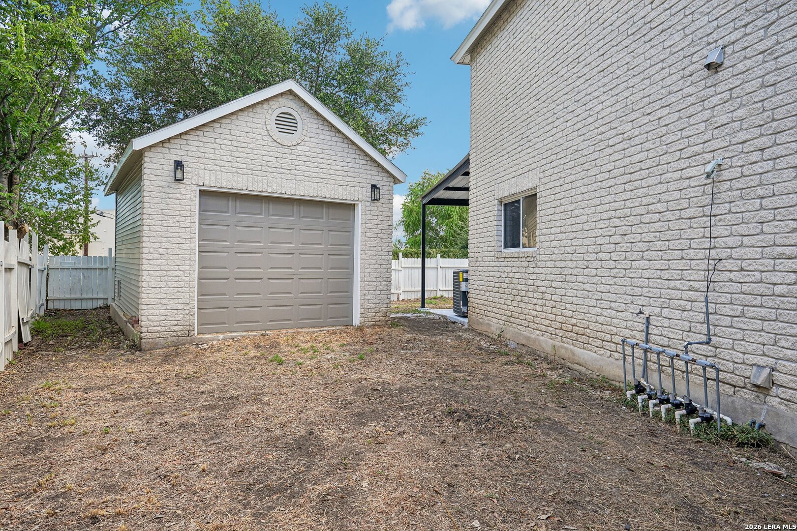5526 Burton Farm