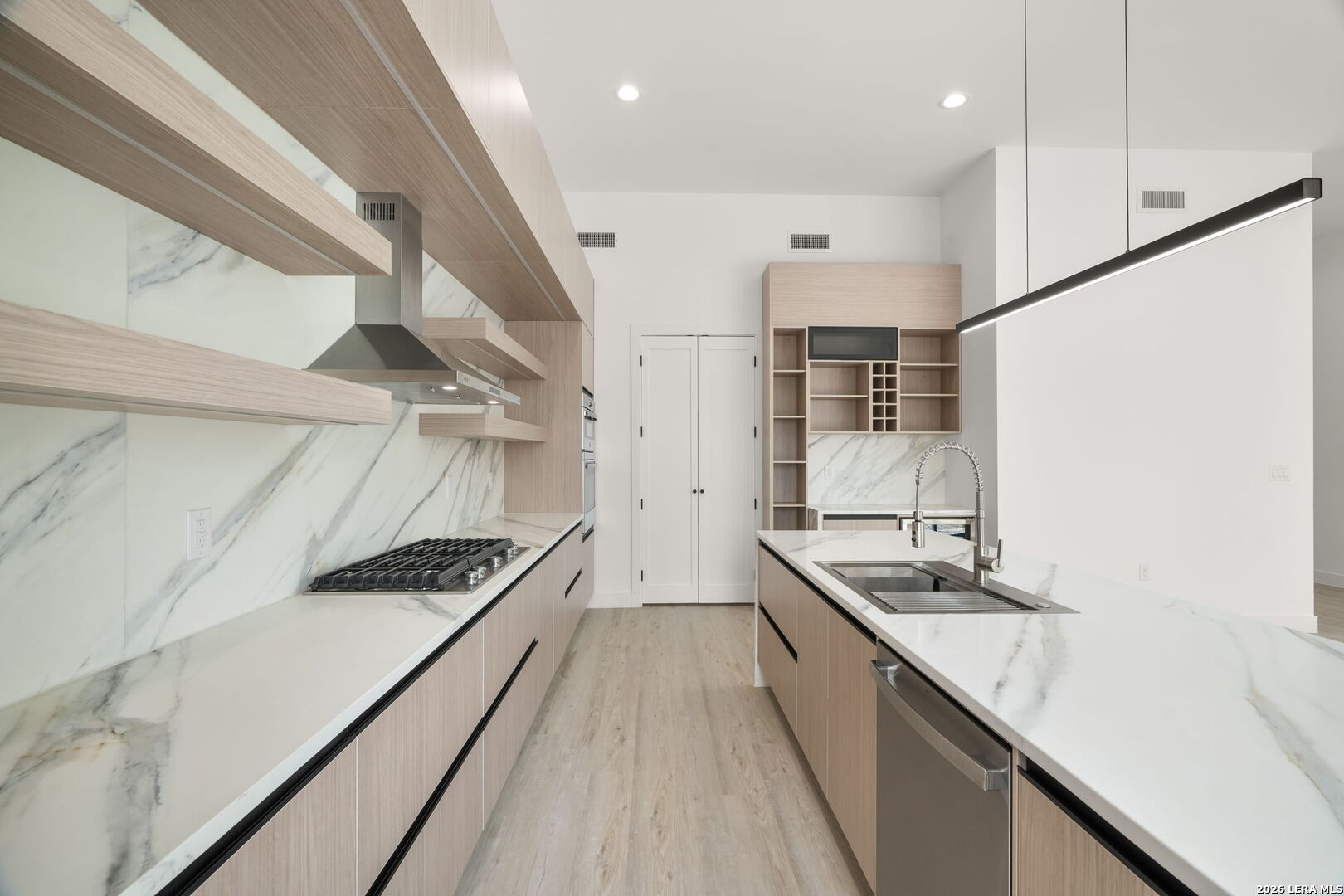 5024 JARDINES PL