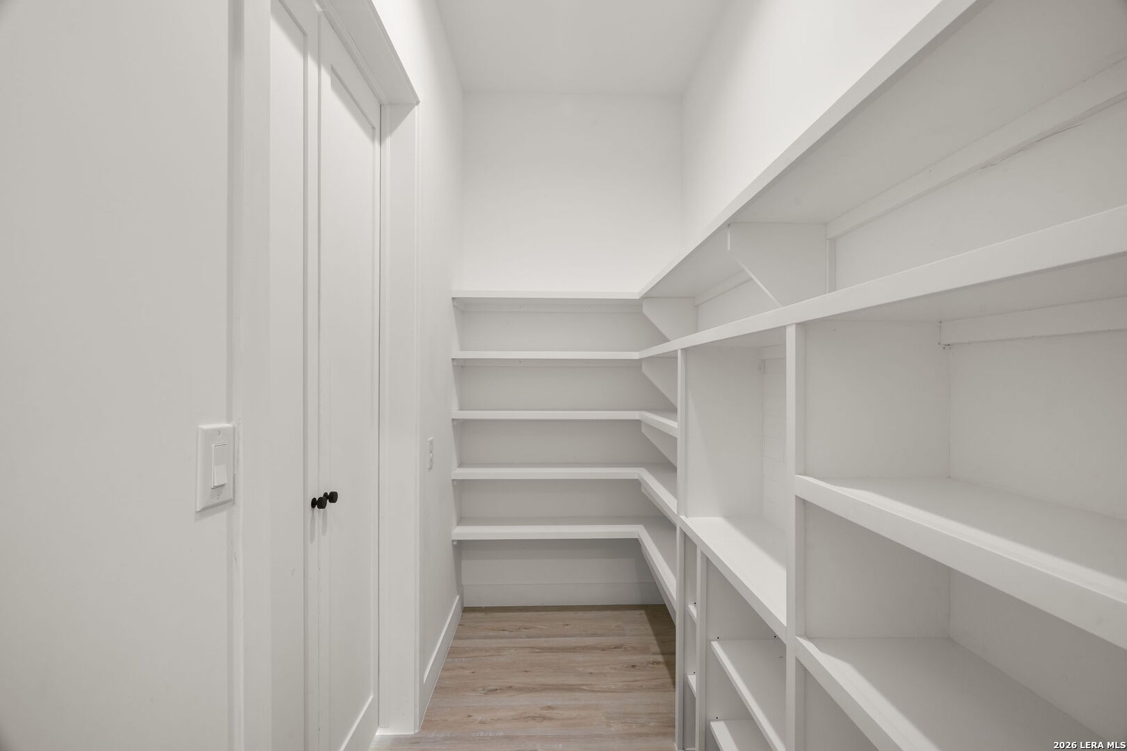 5024 JARDINES PL