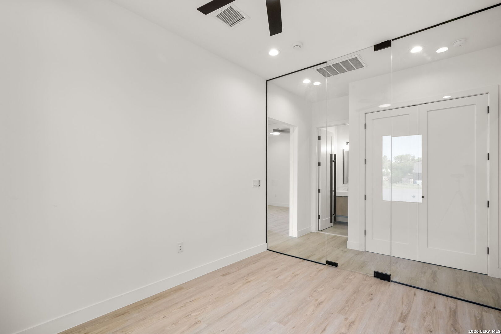 5024 JARDINES PL