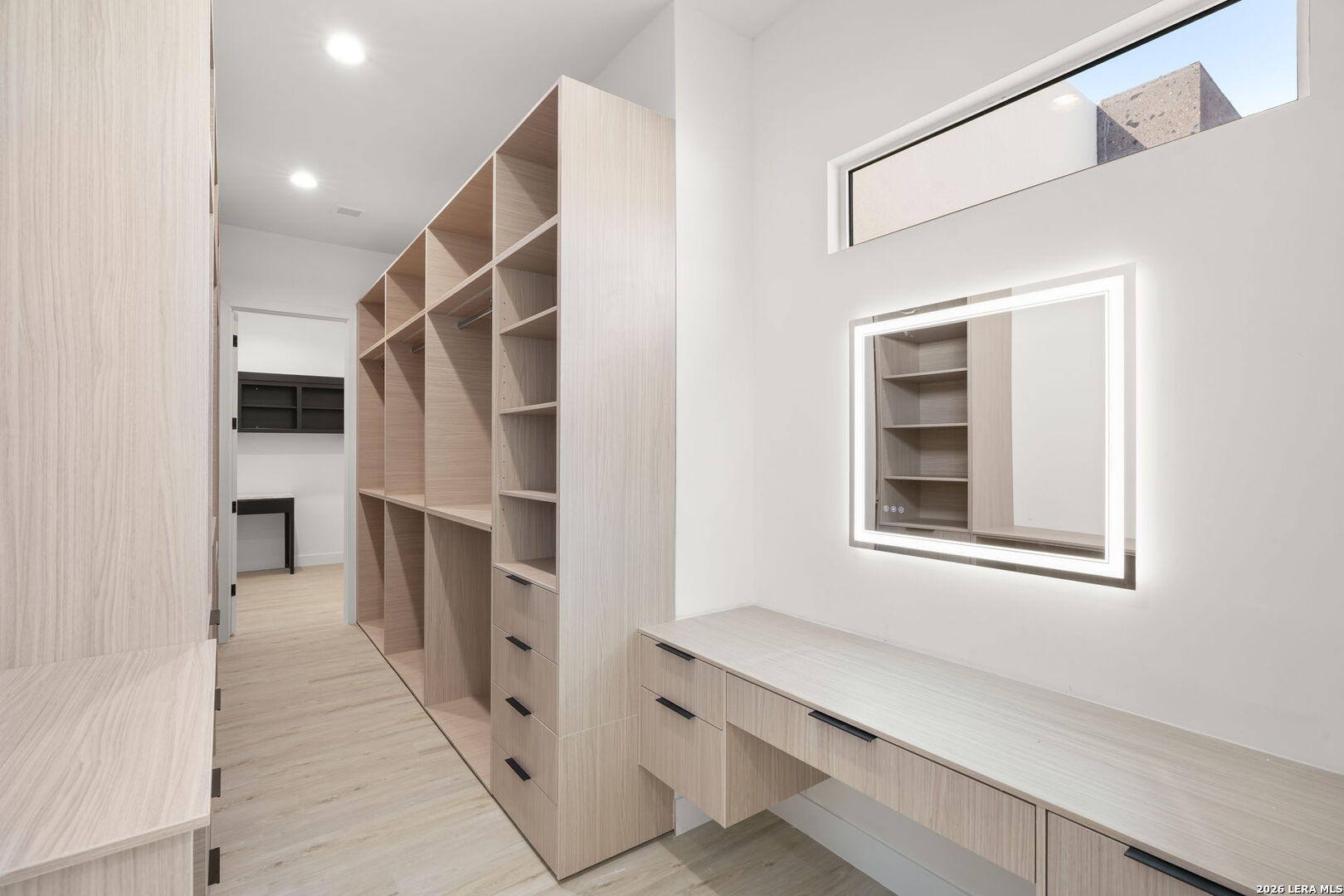 5024 JARDINES PL