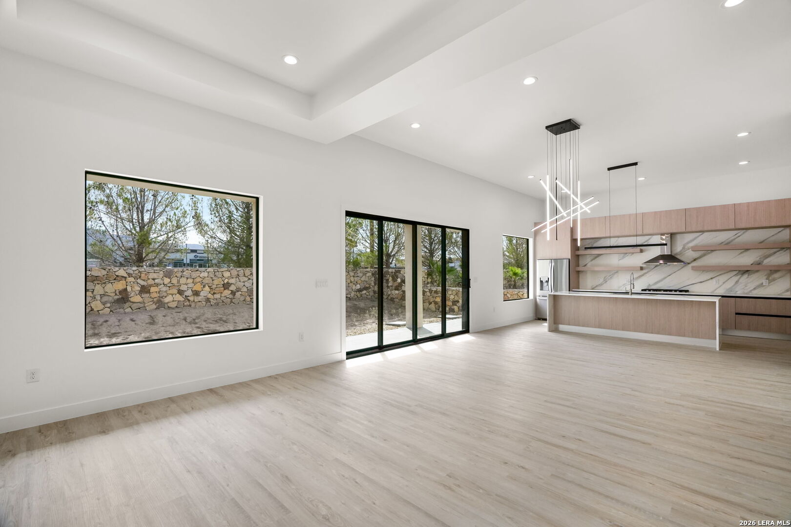 5024 JARDINES PL