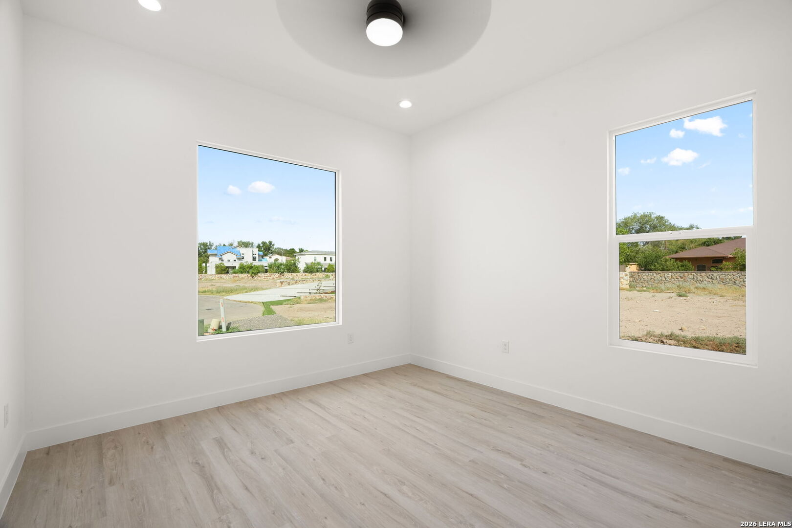 5024 JARDINES PL