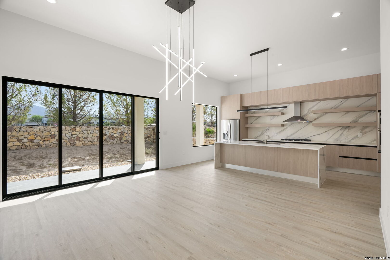 5024 JARDINES PL
