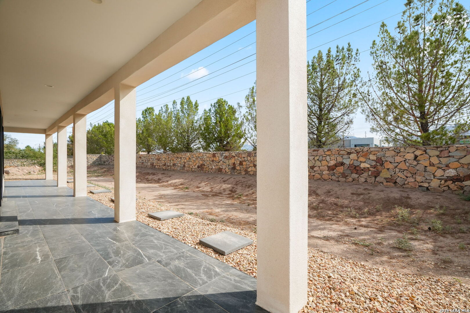 5024 JARDINES PL