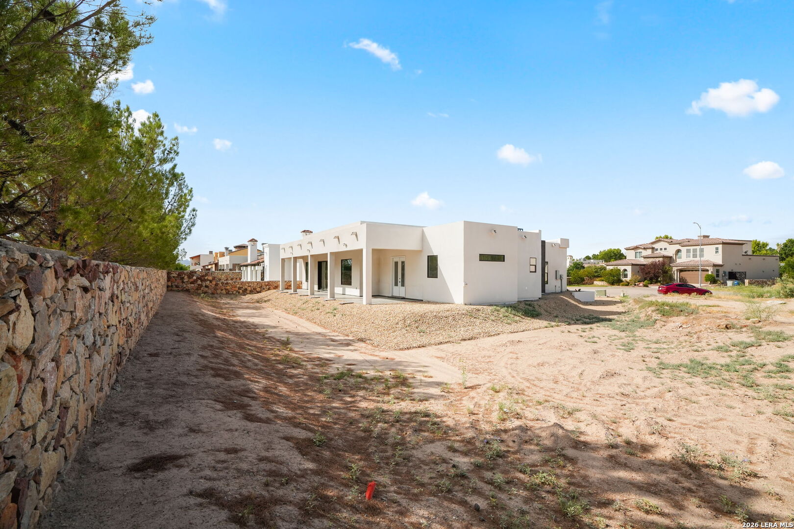 5024 JARDINES PL