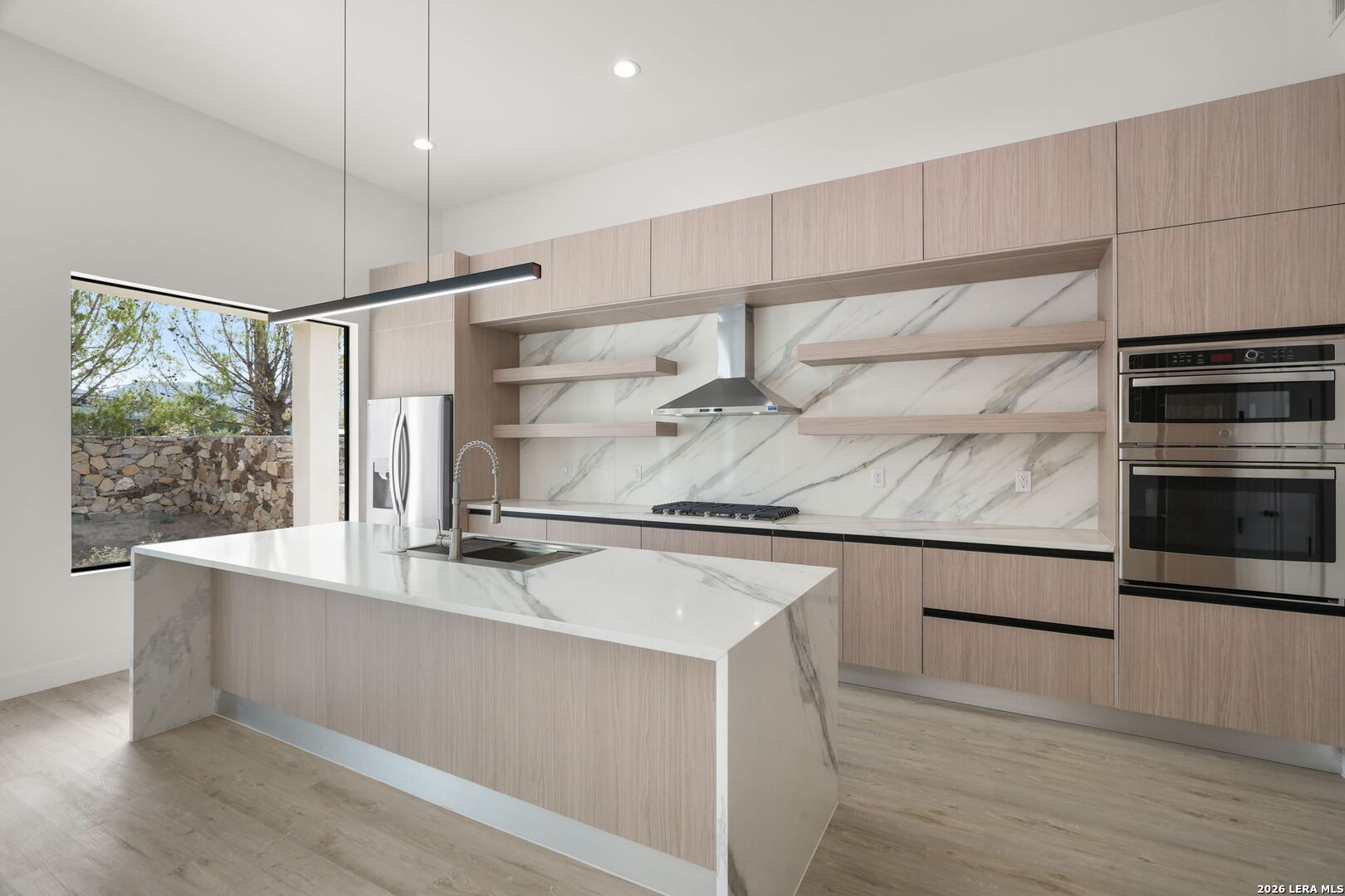 5024 JARDINES PL