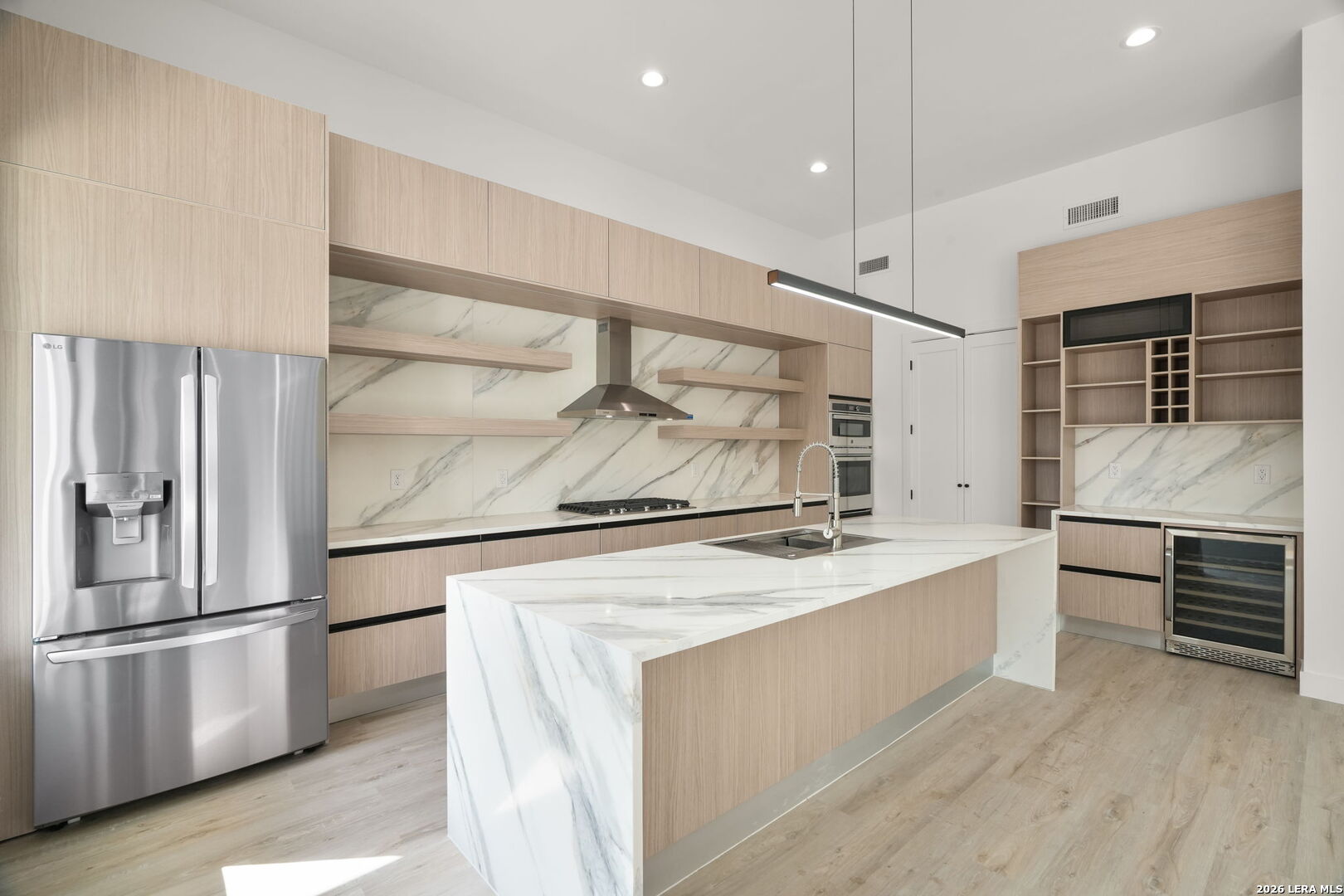 5024 JARDINES PL