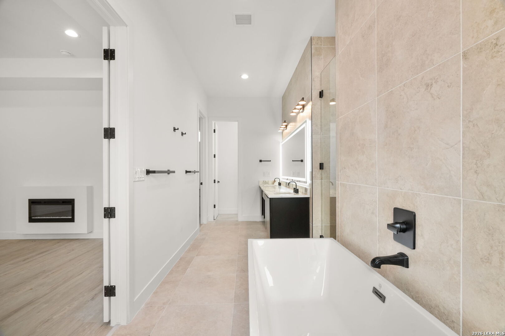 5024 JARDINES PL