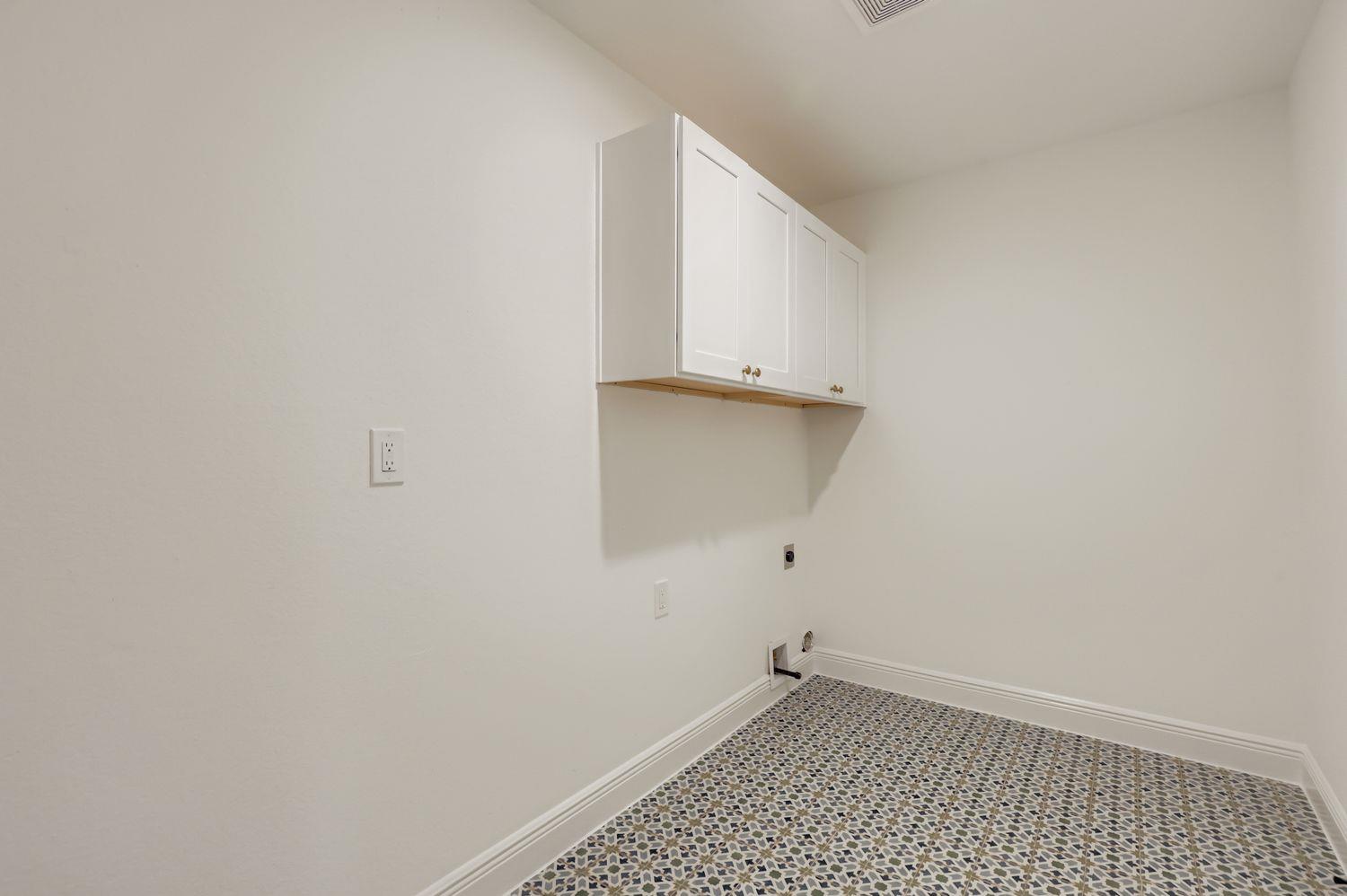 8011 Scotland Yard, Austin