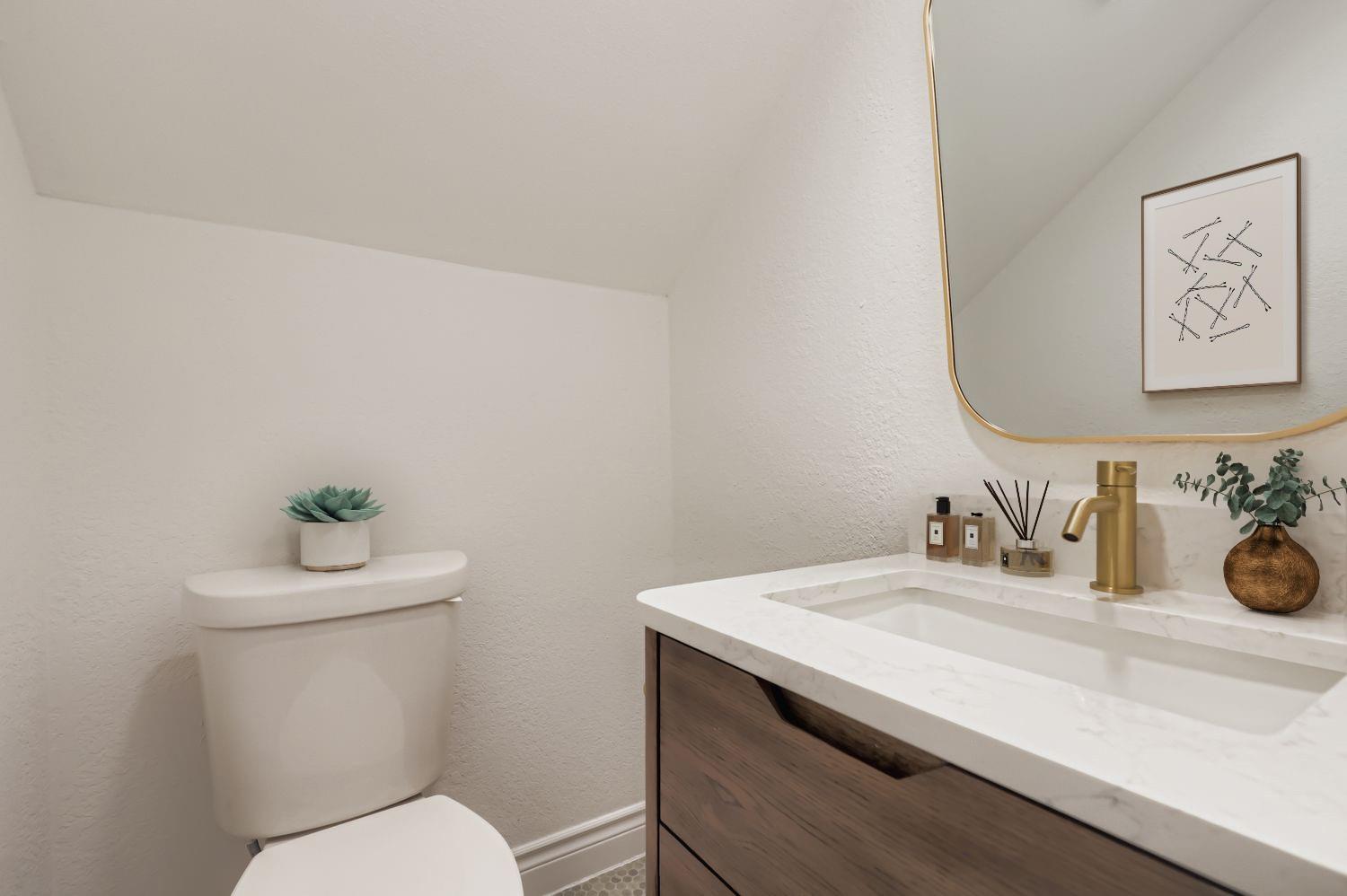 8011 Scotland Yard, Austin