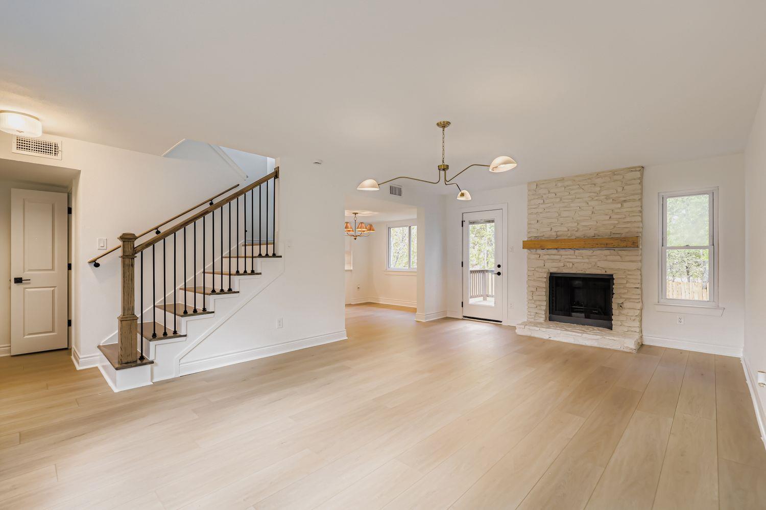 8011 Scotland Yard, Austin