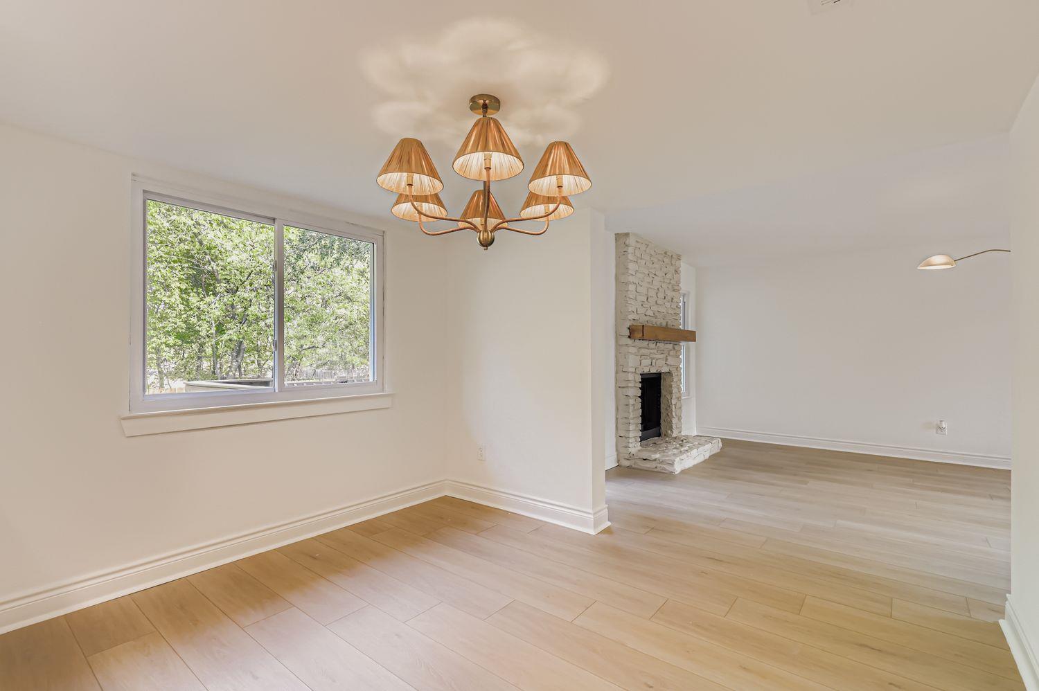 8011 Scotland Yard, Austin